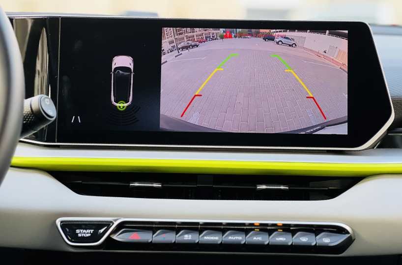 Geely Coolray Mid Option