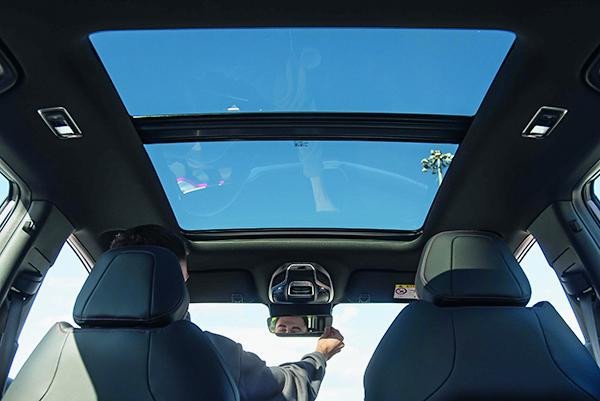 Geely Coolray Mid Option