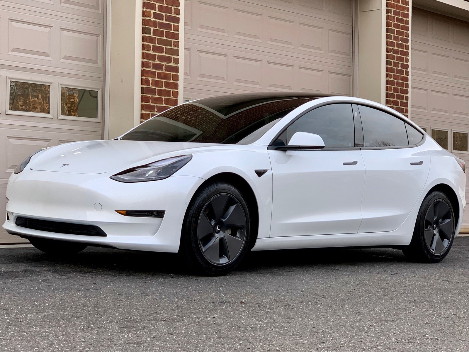 Tesla Model 3 2021-2023