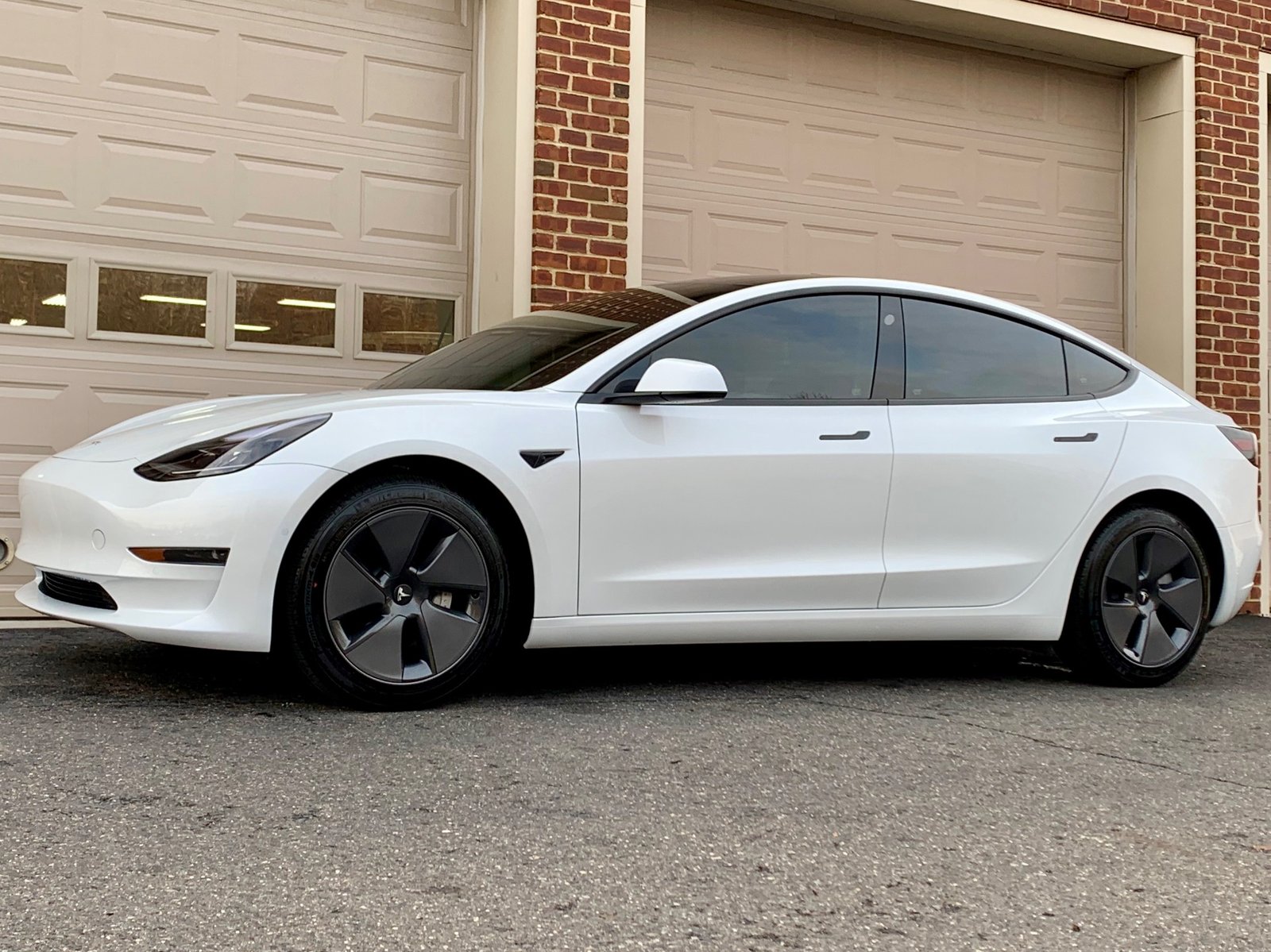 Tesla Model 3 2021-2023