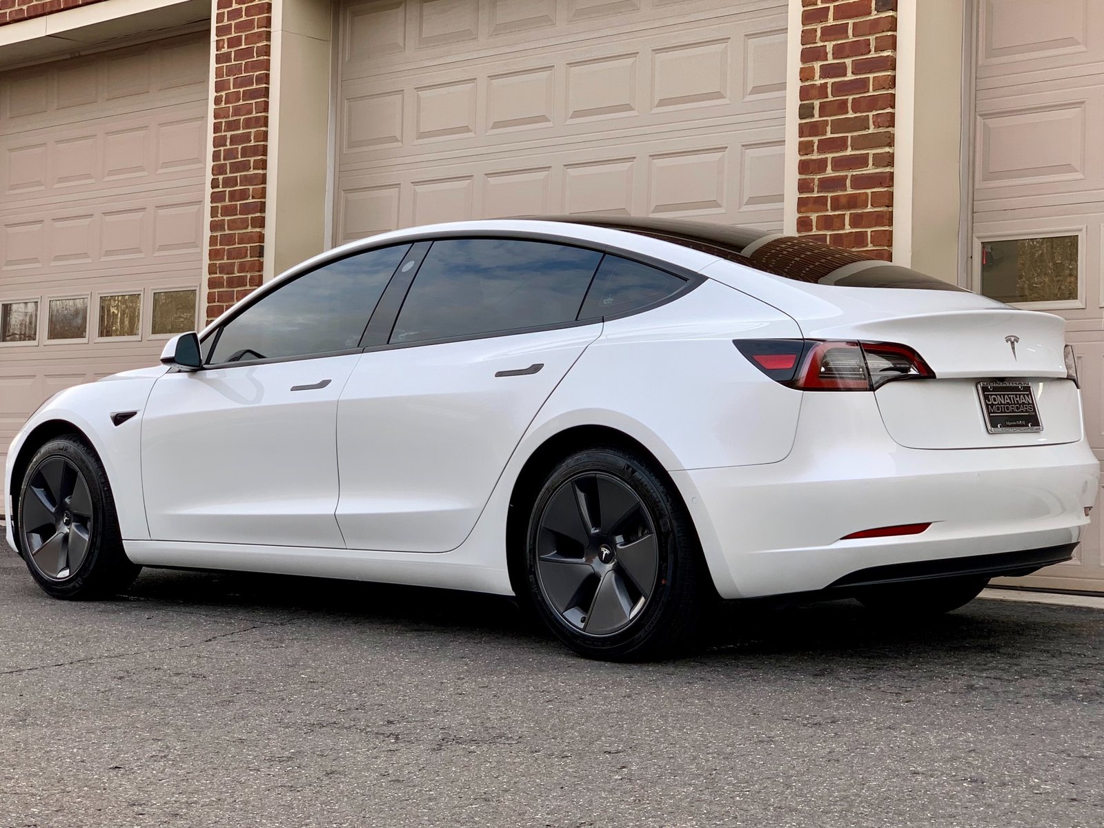 Tesla Model 3 2021-2023