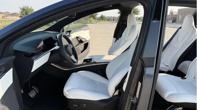 Tesla Model X Plaid